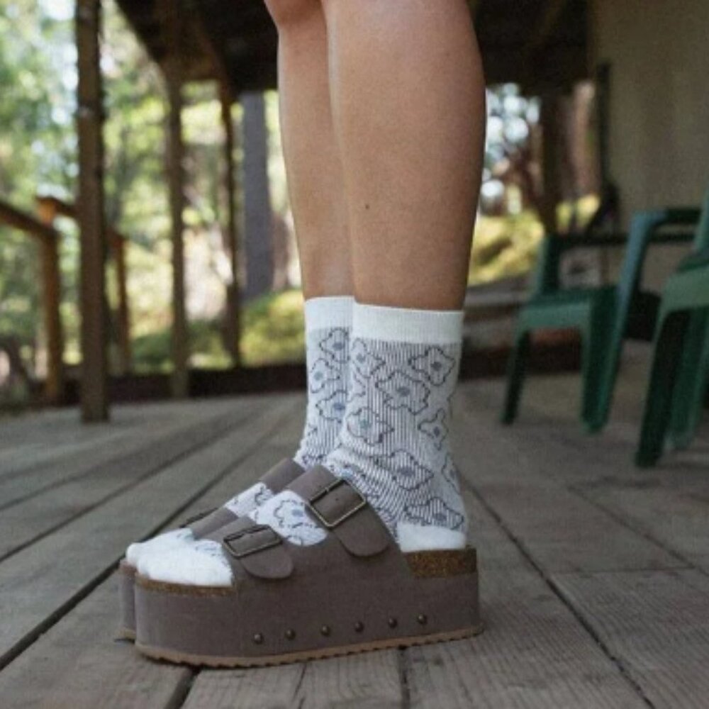 NWT: Three Bird Nest Retro Bloom Floral Socks Ivory Boho Cozy Crew - Picture 3 of 5